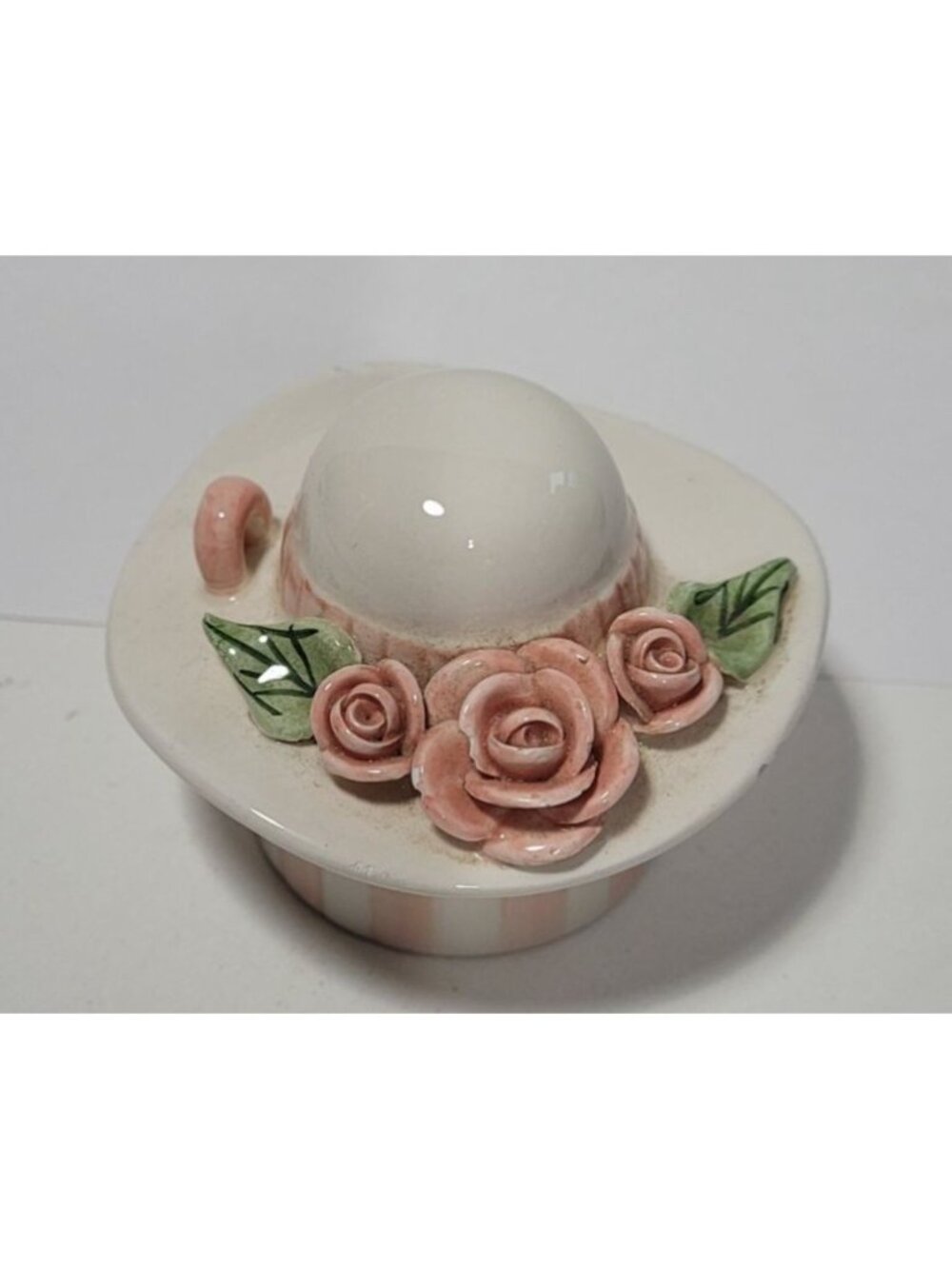 Mudpie 1999 Ceramic Hat Trinket Box With Pink Roses & Gold Trim